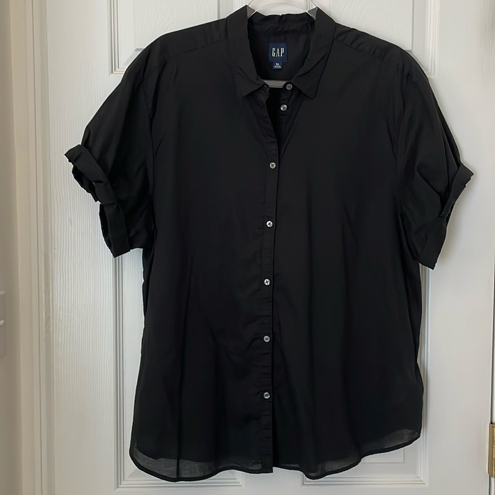 Gap Roll Cuff Short Sleeve Button Front Top